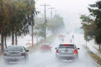 Emiten Alerta Verde en 8 departamentos por vaguada que dejará lluvias y chubascos.