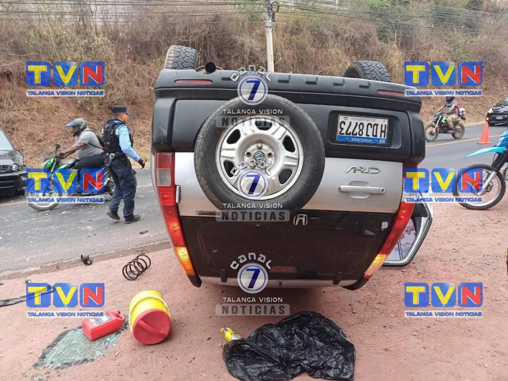Choque deja a varias personas heridas – carretera hacia Valle de Ángeles