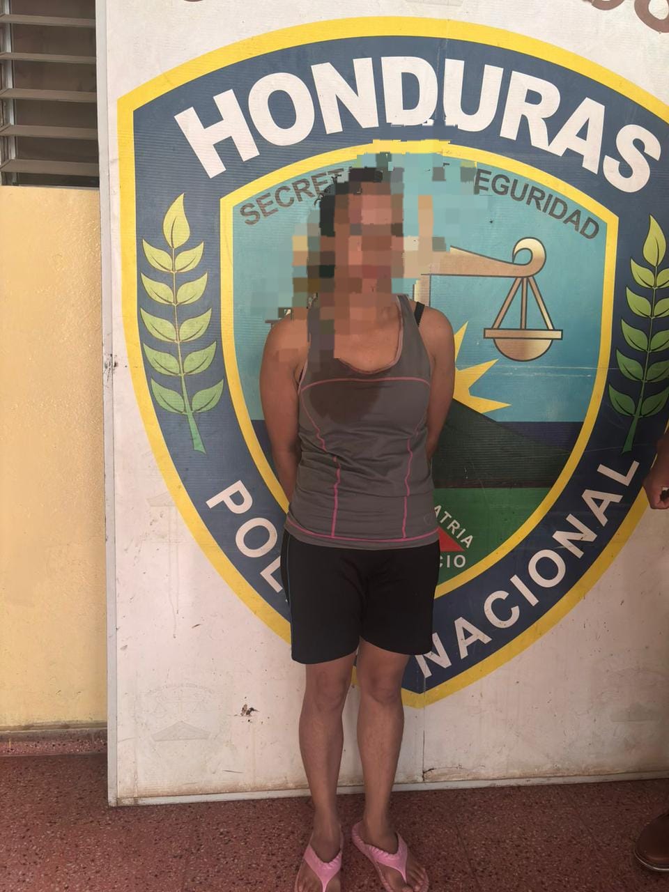 Arrestan a mujer que hirió con arma blanca a su hijo en Talanga.