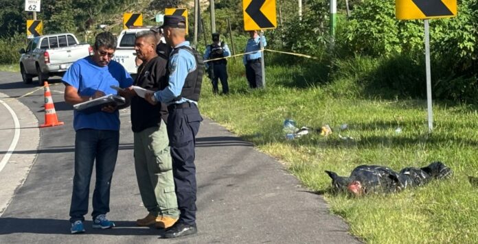 Hallan cuerpo embolsado con signos de tortura a la orilla de la carretera CA-5