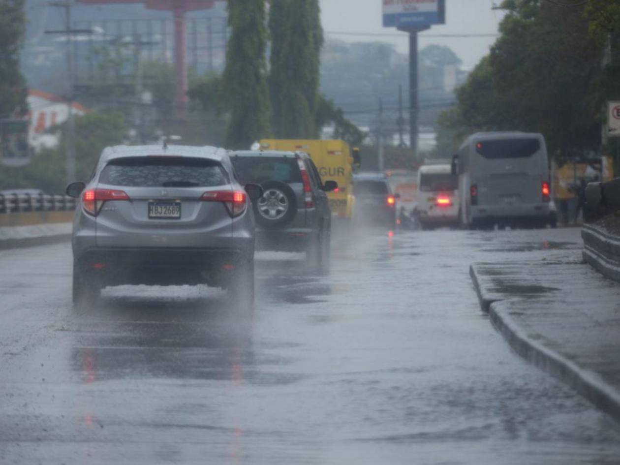 Alerta en el Norte de Honduras: Onda Tropical Provocará Fuertes Lluvias y Riesgo de Inundaciones.